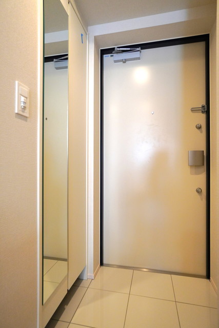 玄関　※写真は同タイプ住戸です。