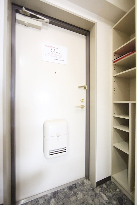 玄関　玄関　シューズBOX
