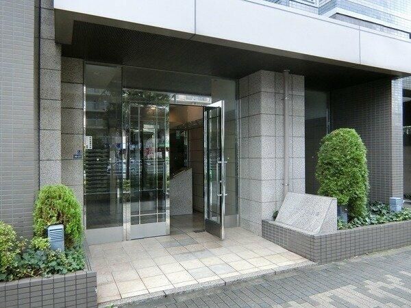 エントランス　清潔なエントランスです
