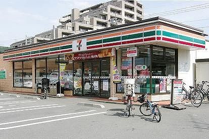 コンビニ　セブン-イレブン調布ヶ丘３丁目店（コンビニ）まで510m
