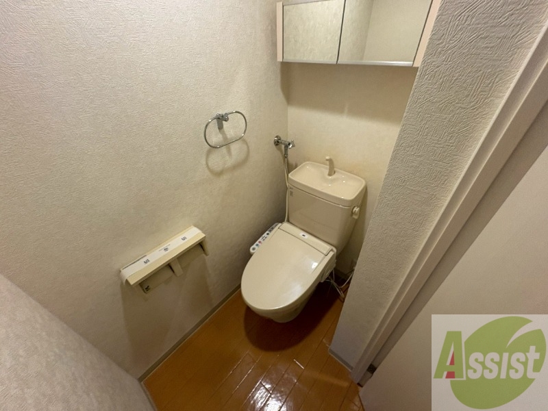 トイレ　トイレです。ウォシュレット付を探している方、おすすめです。