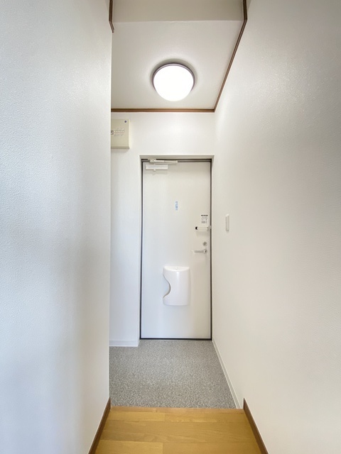 玄関　すっきりシンプルな玄関スペースです！