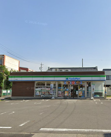 コンビニ　ファミリーマート 千成西店（コンビニ）まで276m