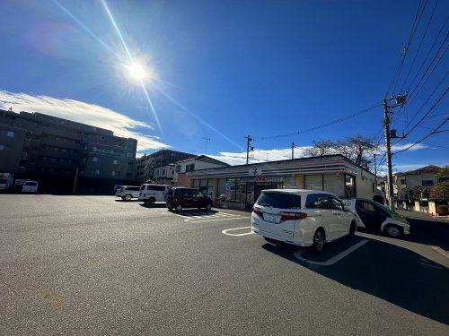 コンビニ　セブン-イレブン 八王子散田１丁目店（コンビニ）まで564m