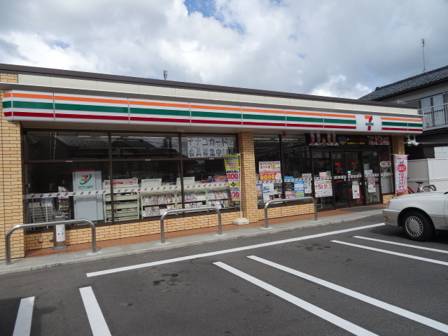 コンビニ　セブンイレブン新潟横七番町通店（コンビニ）まで755m