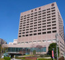 病院　順天堂大学医学部附属 順天堂医院（病院）まで424m