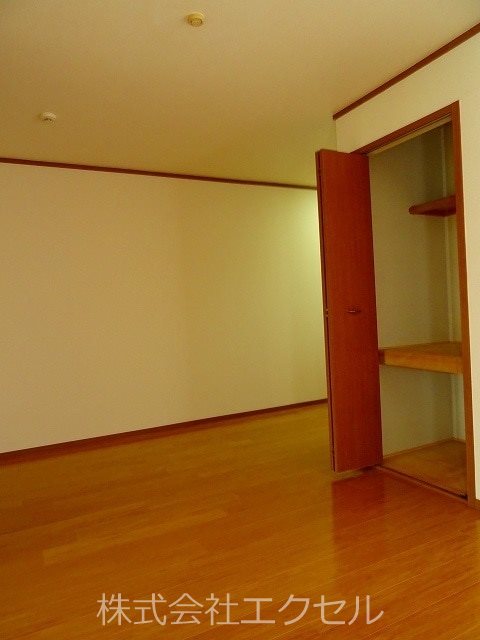 その他部屋・スペース　フローリングの室内です。