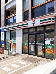 コンビニ　セブンイレブン市谷柳町店（コンビニ）まで76m