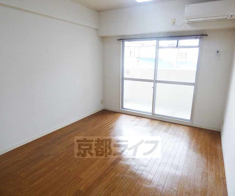 居室・リビング　きれいなお部屋です。