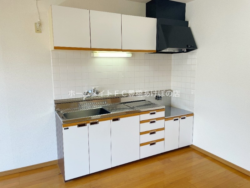 キッチン　同型別部屋写真（反転）