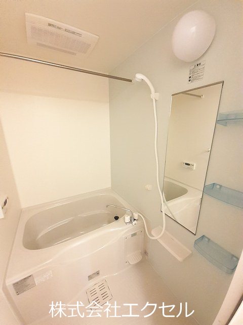 バス・シャワールーム　追い焚き機能のお風呂です。