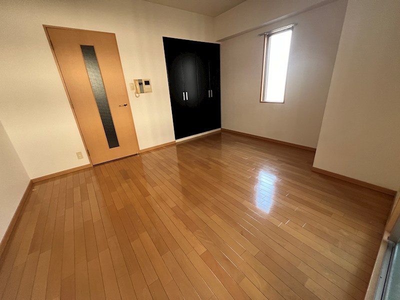 プレッツァ西宮の居間写真