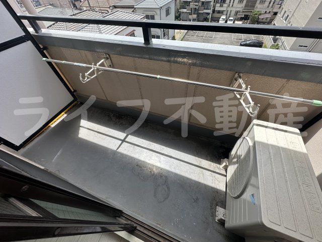 バルコニー　バルコニーがあります