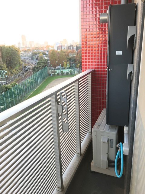 バルコニー　同マンション別部屋参照。
