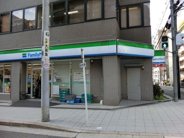 コンビニ　ファミリーマート内久宝寺町三丁目店（コンビニ）まで132m
