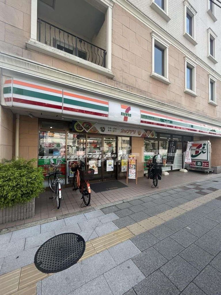 コンビニ　セブンイレブン板橋大谷口上町店（コンビニ）まで40m