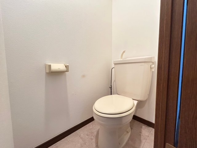 トイレ　※別部屋参考写真※