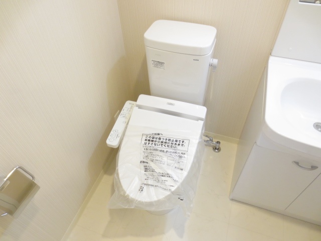 トイレ　別号室の参考写真です。