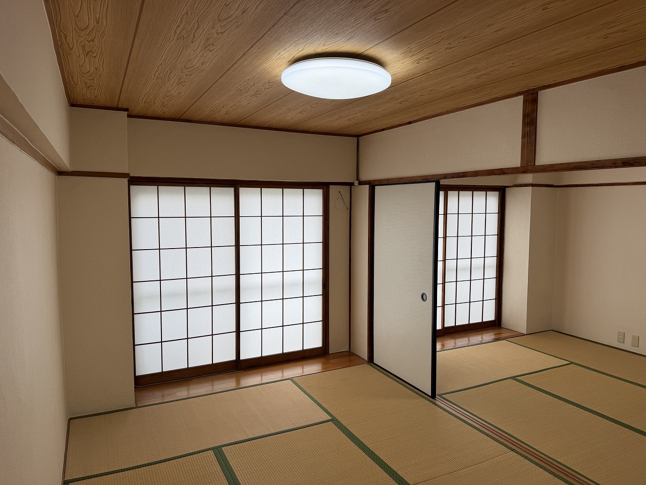 湊川第2マンションの居間写真
