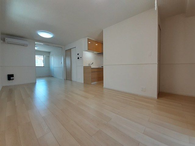南海泉北線 泉ケ丘駅 徒歩15分 2階建 築3年の居間写真