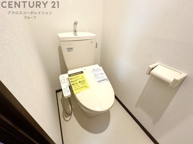 トイレ　温水洗浄便座付きのトイレです♪