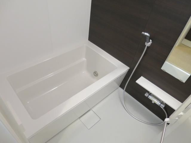 バス・シャワールーム　広くて綺麗なお風呂です