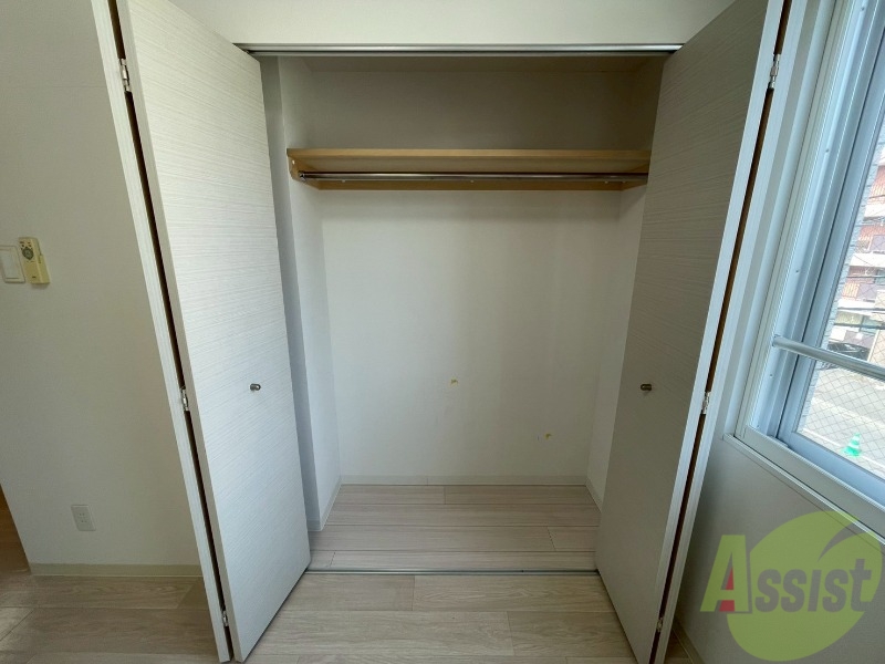 収納　寝室の収納です。部屋がすっきり片付きます。