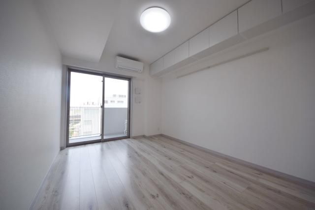 フュージョナル赤羽EASTの居間写真