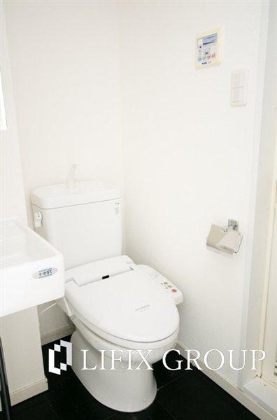 小田急線 百合ケ丘駅 徒歩6分 4階建 築20年のトイレ写真