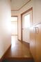 玄関　別部屋の写真です。
