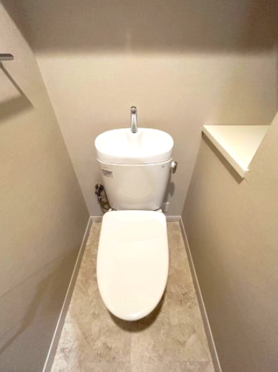 ＪＲ総武線 千葉駅 徒歩12分 43階建 築18年のトイレ写真