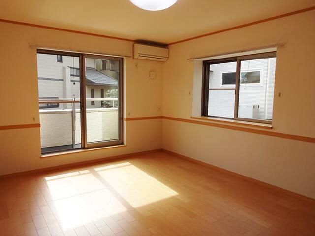 リグレットTNの居間写真