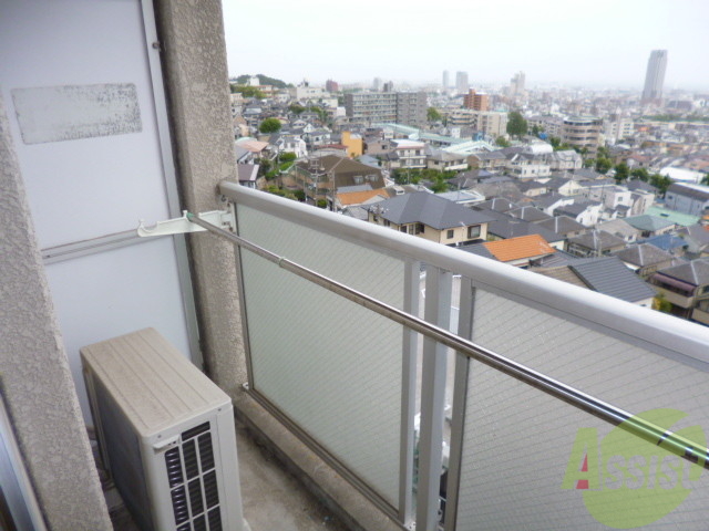 バルコニー　日当たりバッチリ、ふかふかのお布団で眠れますよ。