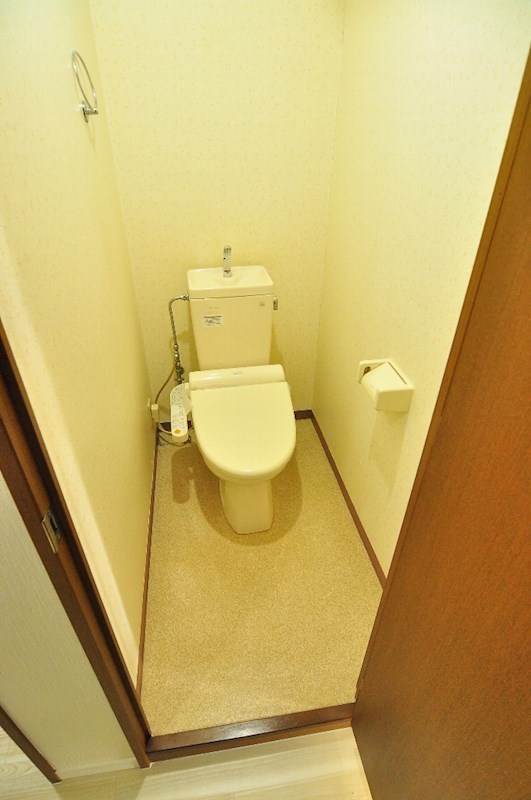 東京メトロ東西線 南行徳駅 徒歩9分 5階建 築31年のトイレ写真