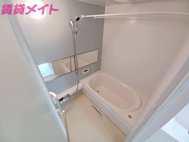 バス・シャワールーム　同型参考写真です