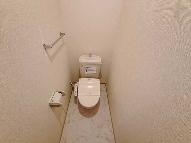 トイレ　温水洗浄便座付きトイレ