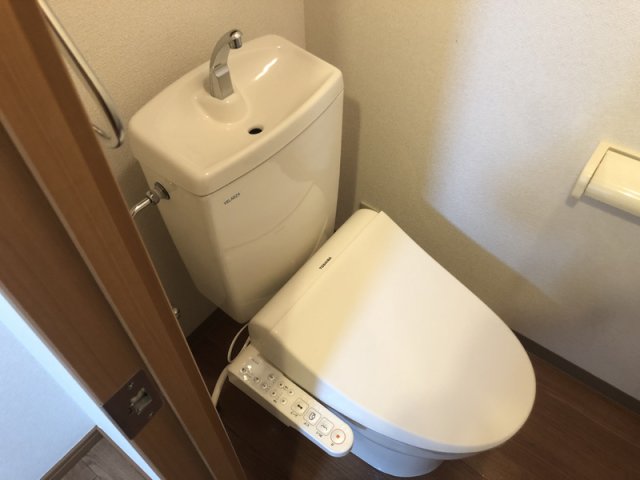 アルカディアA棟のトイレ写真