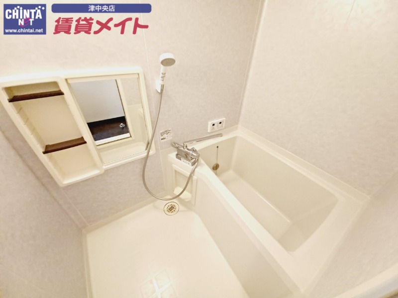 バス・シャワールーム　同型参考写真