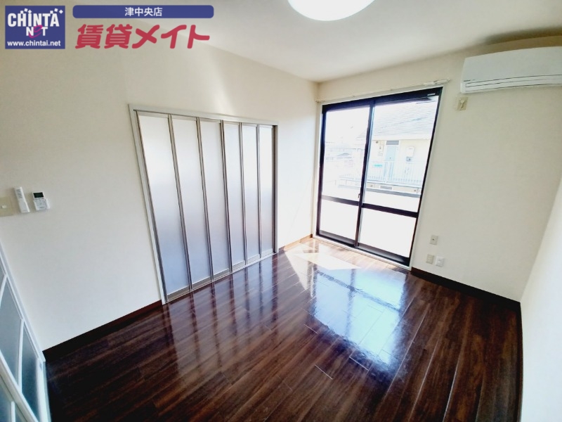 居室・リビング　同型参考写真