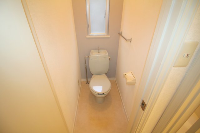 トイレ　清潔感のあるトイレです