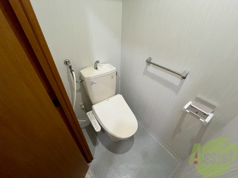 トイレ　こちらはトイレです。清潔感があり、安心して使用できます。