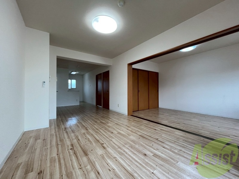 居室・リビング　広くてキレイなお部屋が広がっていて、充実した生活が送れそう。