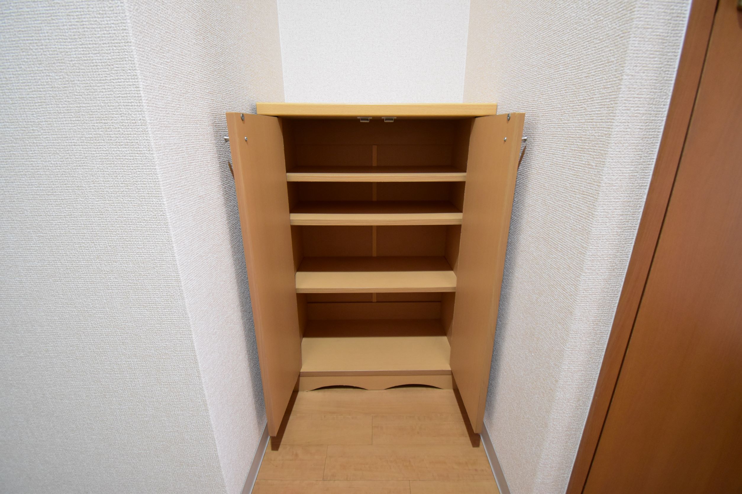 その他設備　シューズボックス付きで玄関をスッキリと片付けられます！
