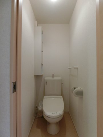 トイレ　イメージ201号室の写真（反転あり）