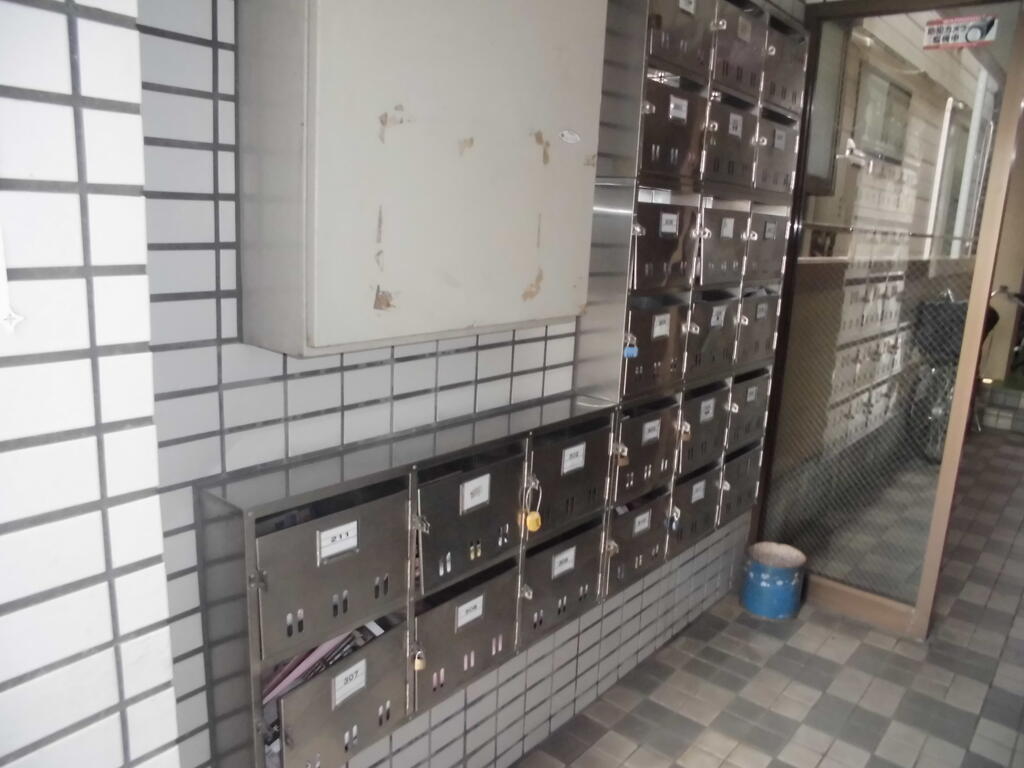 ロビー　集合ポスト