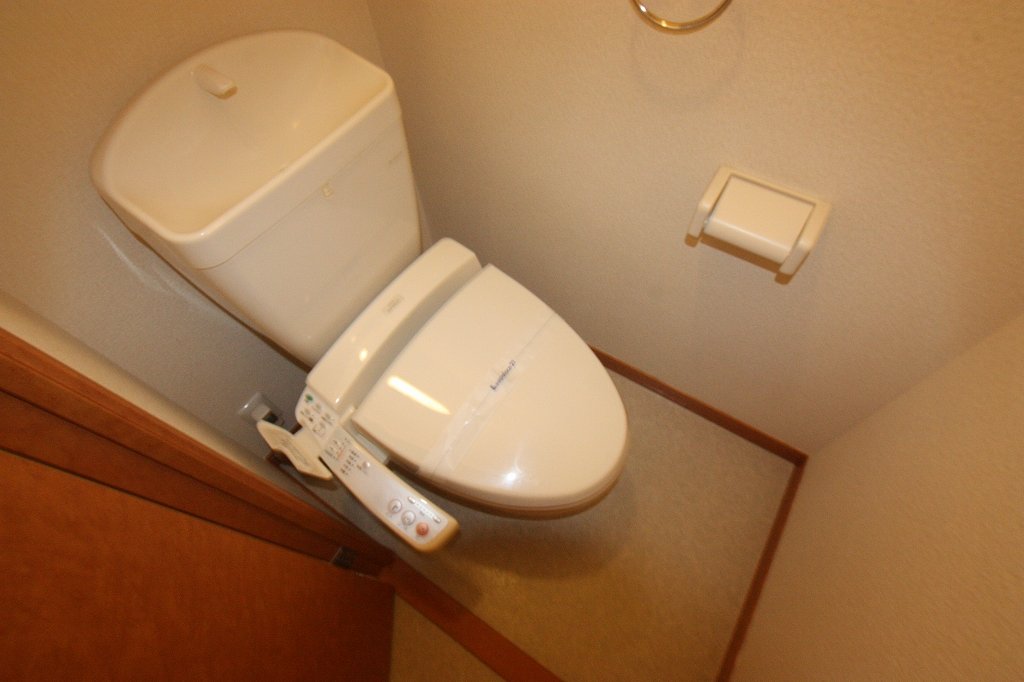 【福山市神辺町のアパートのトイレ】
