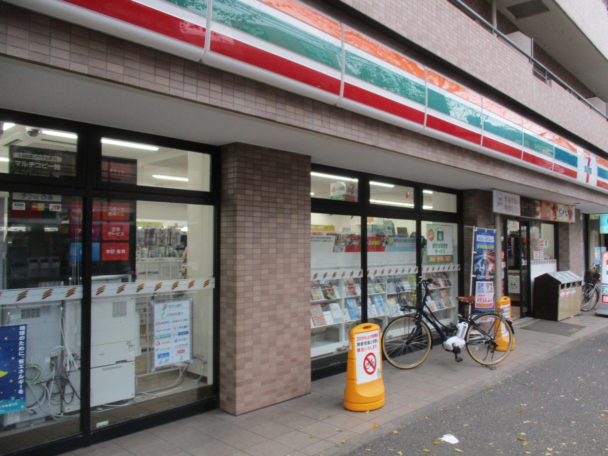 コンビニ　セブンイレブン杉並堀ノ内3丁目店（コンビニ）まで333m