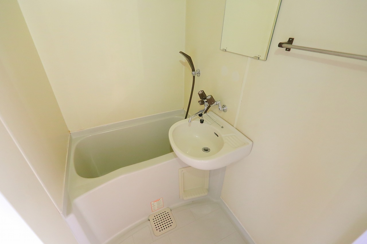 バス・シャワールーム　浴室新品に交換