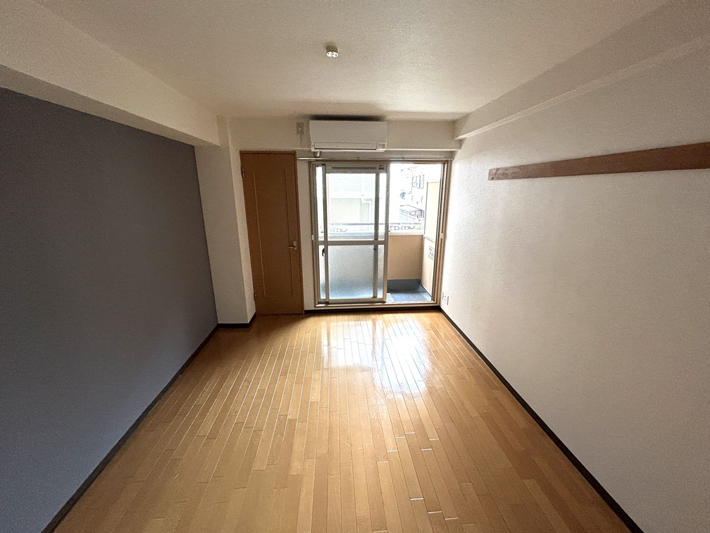 ブレスコート新金岡V号館の居間写真