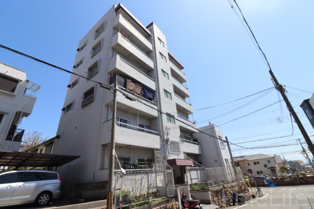 神戸市灘区篠原中町のマンションの建物外観